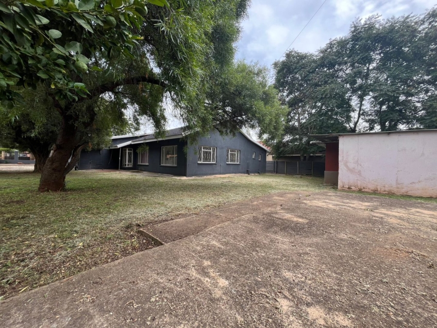 4 Bedroom Property for Sale in Stilfontein Ext 4 North West